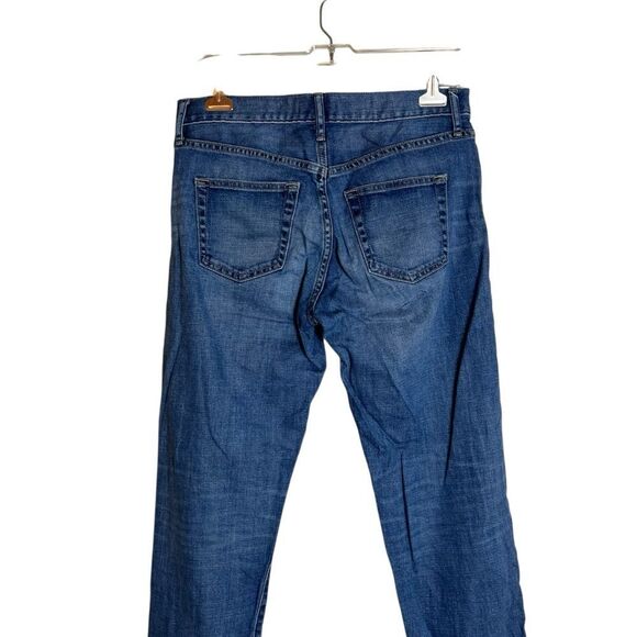 3 for $30! Uniqlo light wash straight leg jeans. Size 24 - Picture 7 of 7